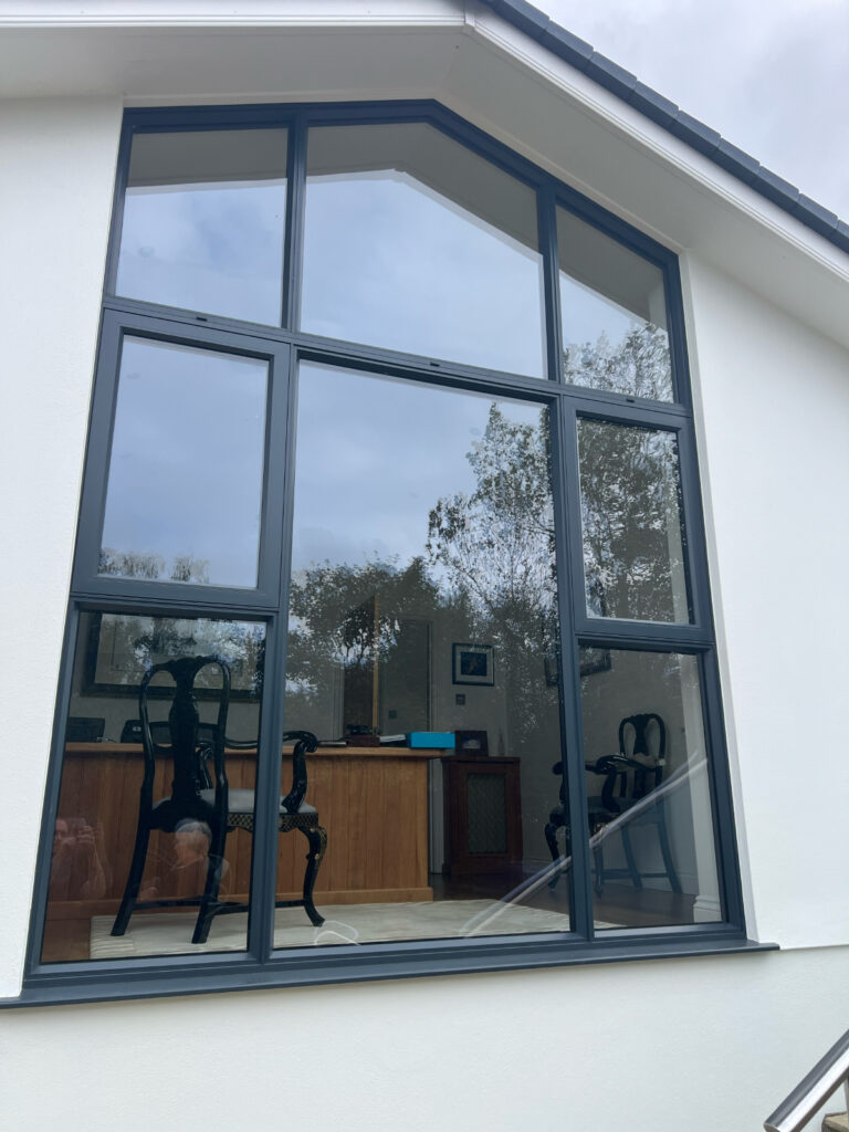 upper-floor-navy-aluminium-windows